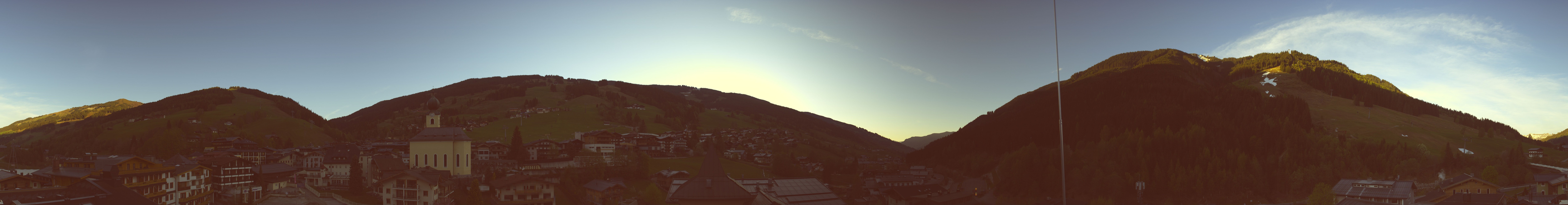 Archiv Foto Webcam Blick über Saalbach vom Alpinresort
