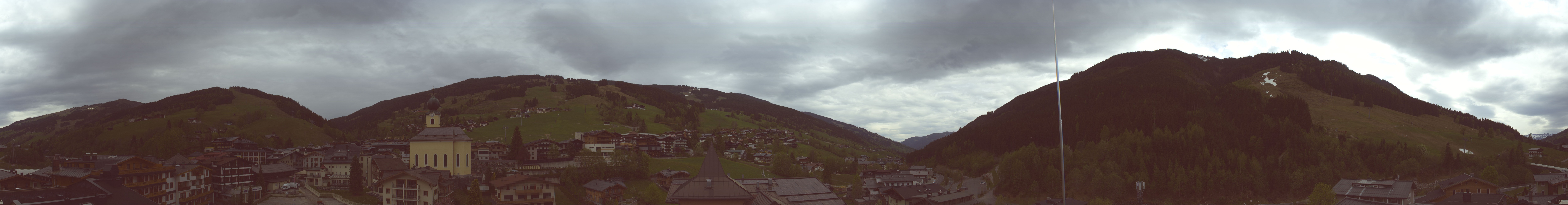 Archiv Foto Webcam Blick über Saalbach vom Alpinresort