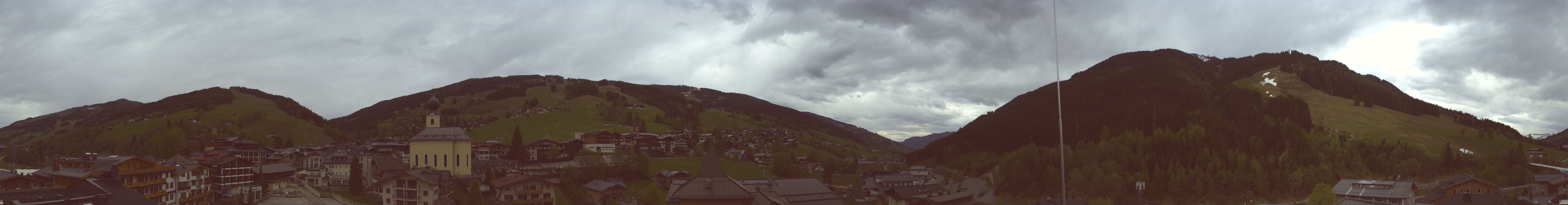 Archiv Foto Webcam Blick über Saalbach vom Alpinresort