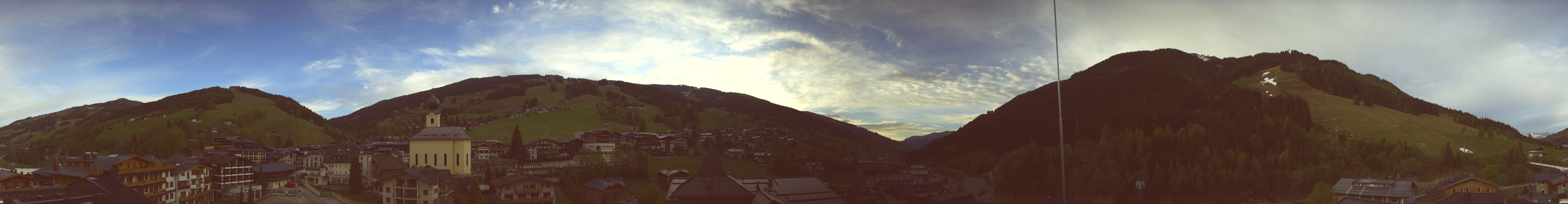 Archiv Foto Webcam Blick über Saalbach vom Alpinresort
