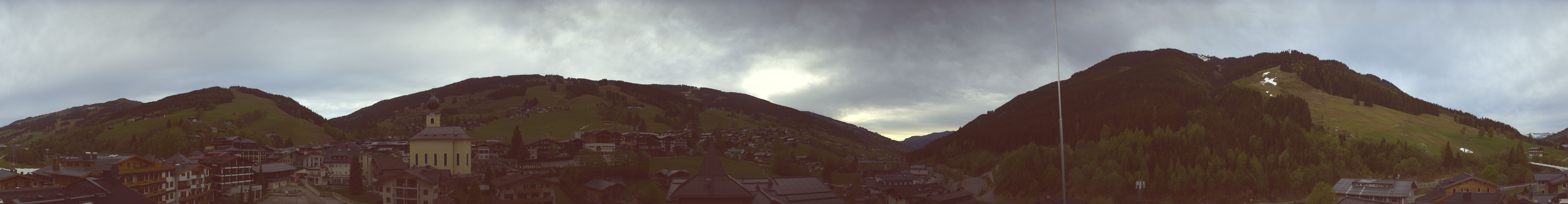 Archiv Foto Webcam Blick über Saalbach vom Alpinresort