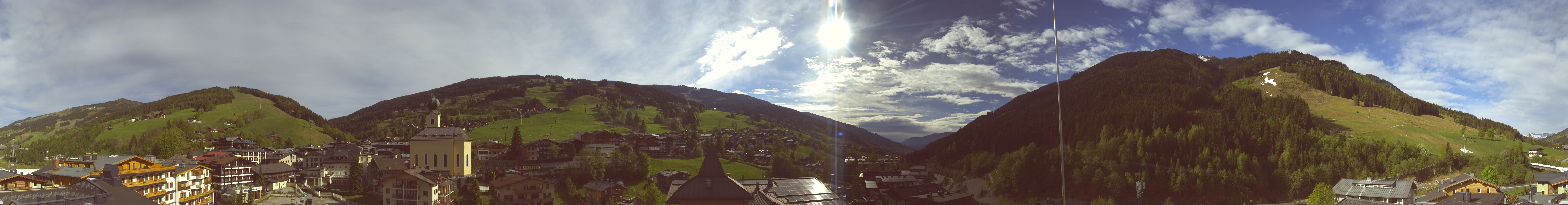 Archiv Foto Webcam Blick über Saalbach vom Alpinresort