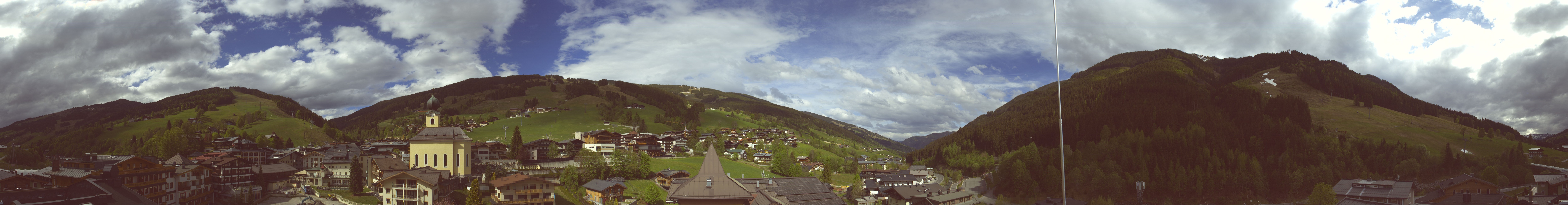 Archiv Foto Webcam Blick über Saalbach vom Alpinresort