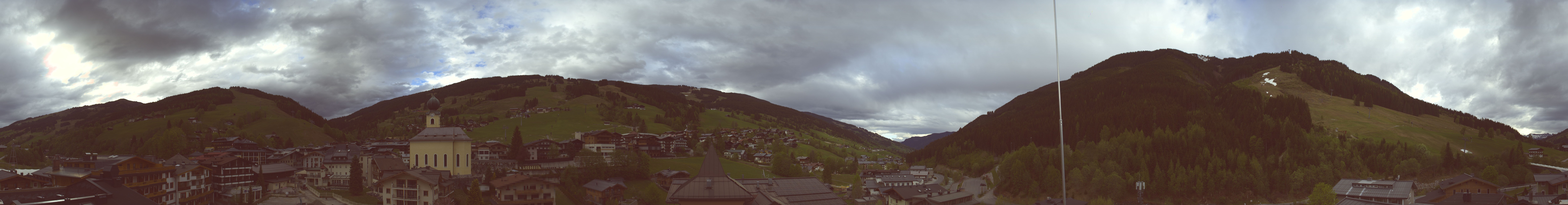 Archiv Foto Webcam Blick über Saalbach vom Alpinresort