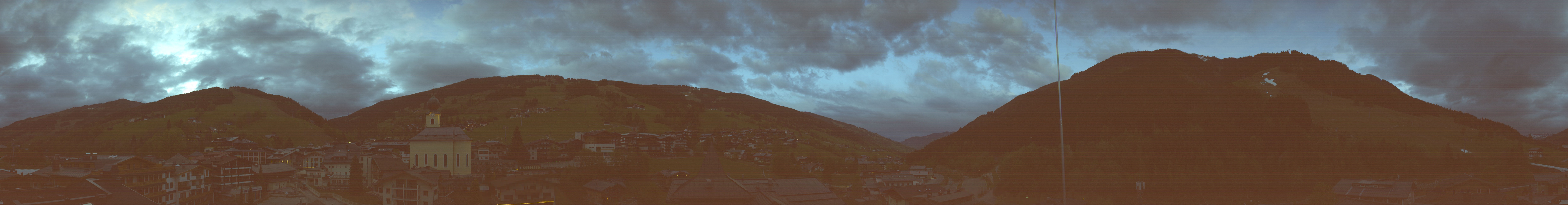Archiv Foto Webcam Blick über Saalbach vom Alpinresort