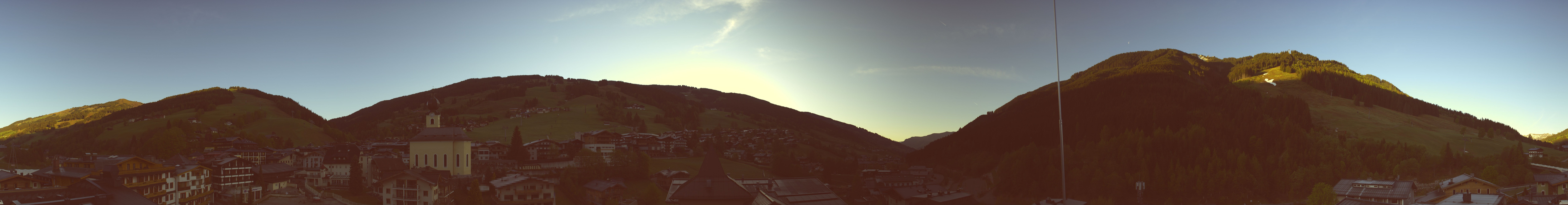 Archiv Foto Webcam Blick über Saalbach vom Alpinresort