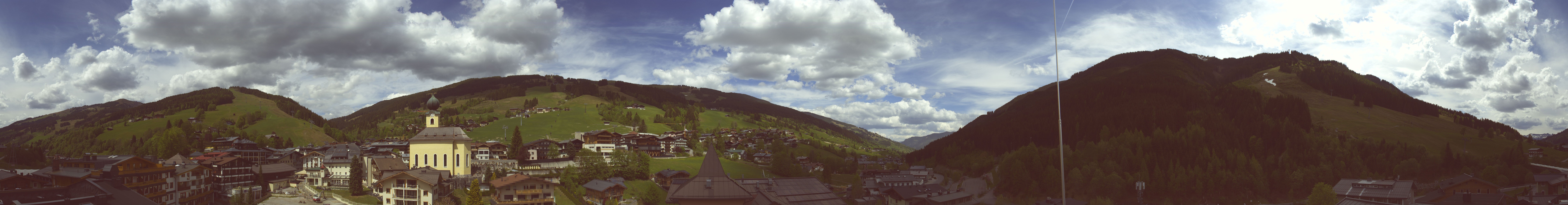Archiv Foto Webcam Blick über Saalbach vom Alpinresort