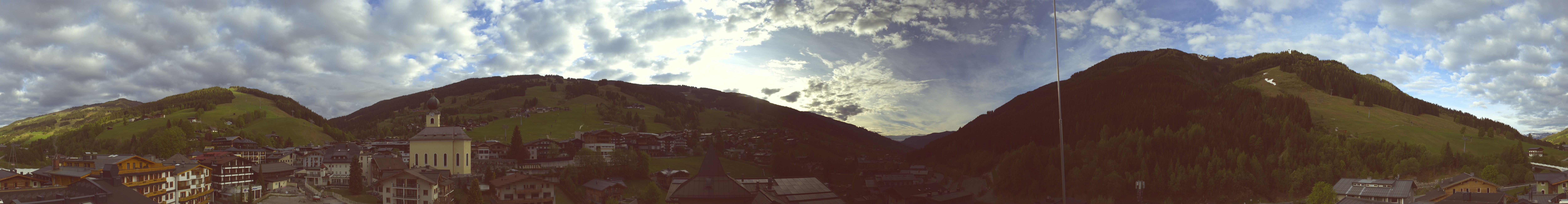 Archiv Foto Webcam Blick über Saalbach vom Alpinresort