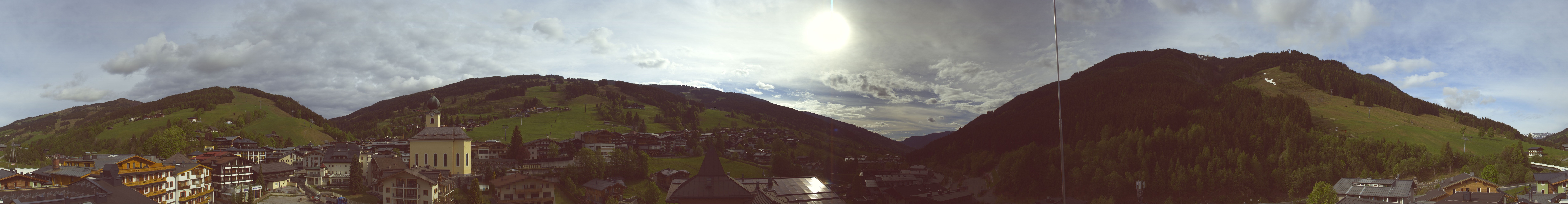 Archiv Foto Webcam Blick über Saalbach vom Alpinresort