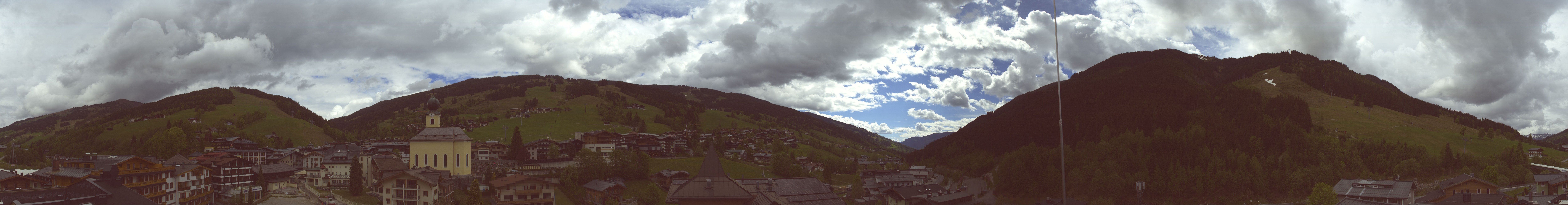 Archiv Foto Webcam Blick über Saalbach vom Alpinresort