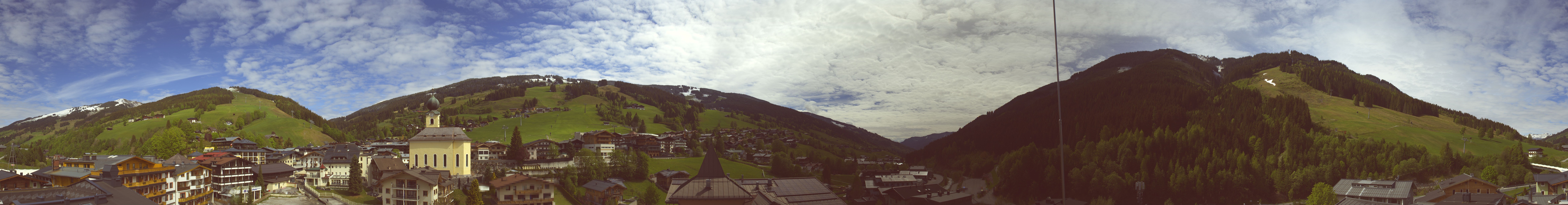 Archiv Foto Webcam Blick über Saalbach vom Alpinresort