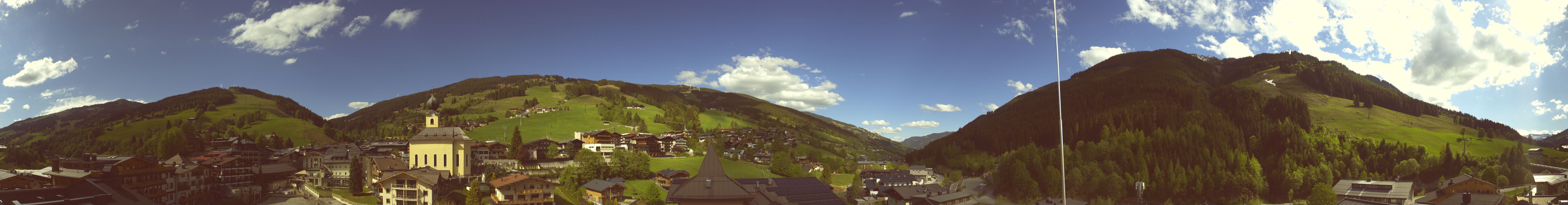 Archiv Foto Webcam Blick über Saalbach vom Alpinresort