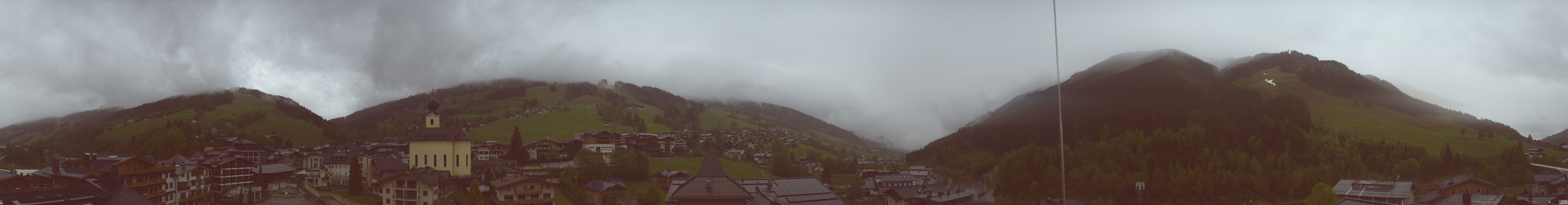 Archiv Foto Webcam Blick über Saalbach vom Alpinresort