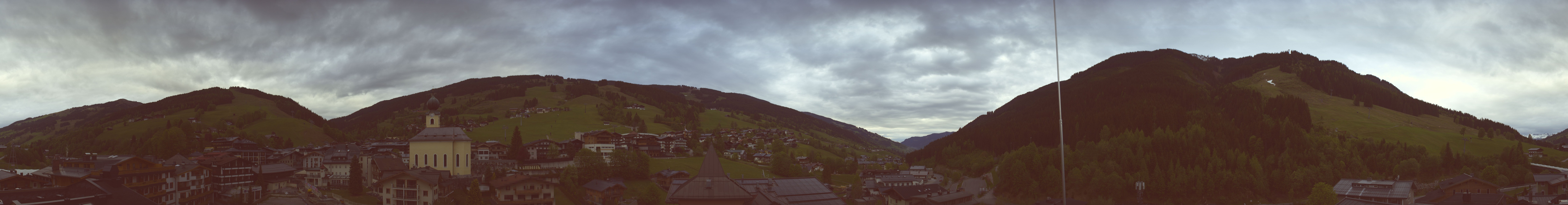 Archiv Foto Webcam Blick über Saalbach vom Alpinresort