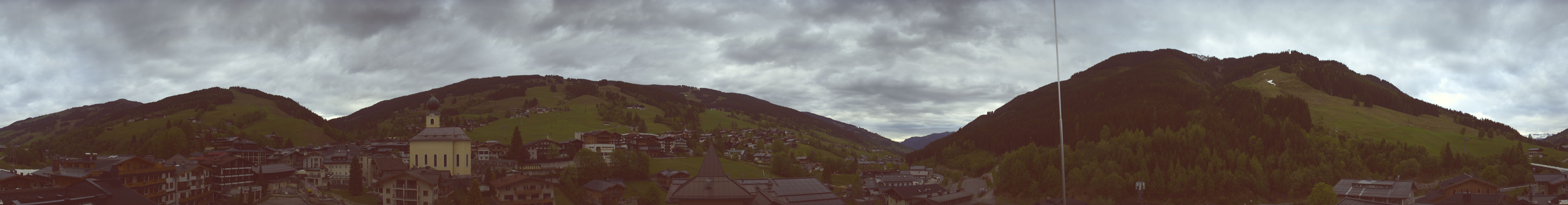 Archiv Foto Webcam Blick über Saalbach vom Alpinresort