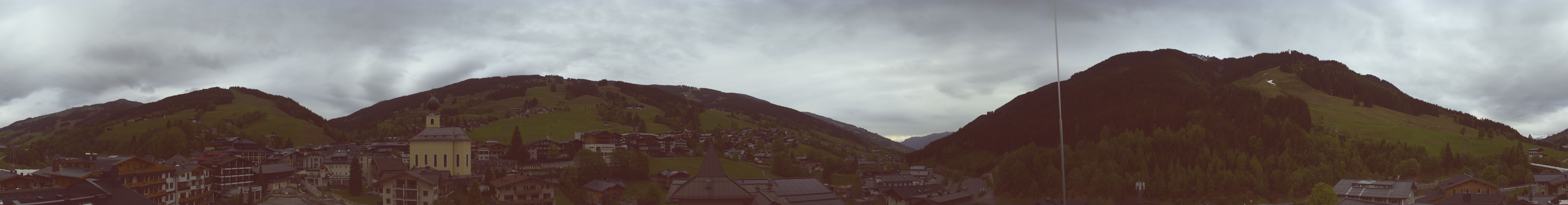 Archiv Foto Webcam Blick über Saalbach vom Alpinresort