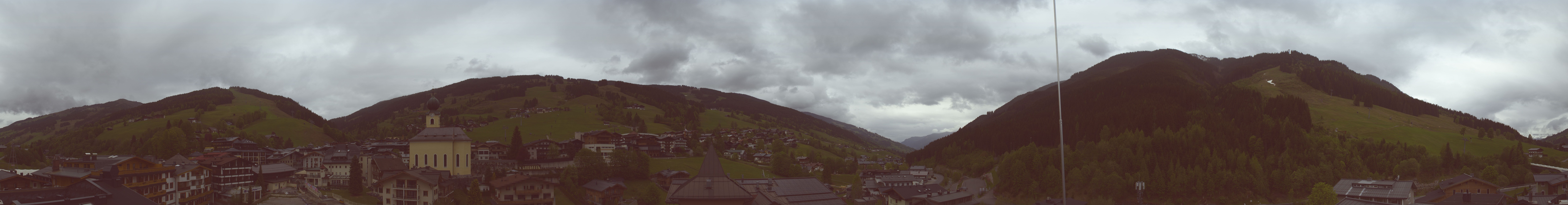 Archiv Foto Webcam Blick über Saalbach vom Alpinresort