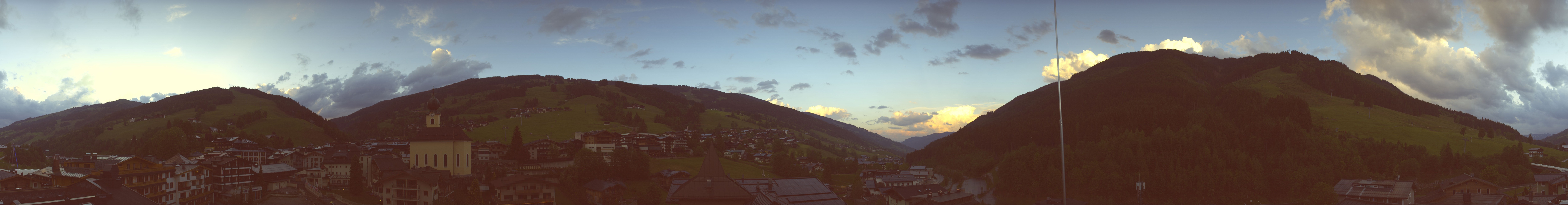 Archived image Webcam Panorama: Alpinresort Saalbach