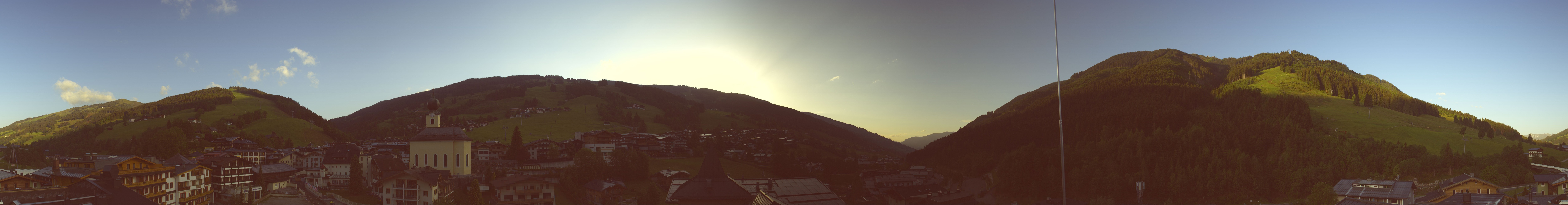 Archived image Webcam Panorama: Alpinresort Saalbach