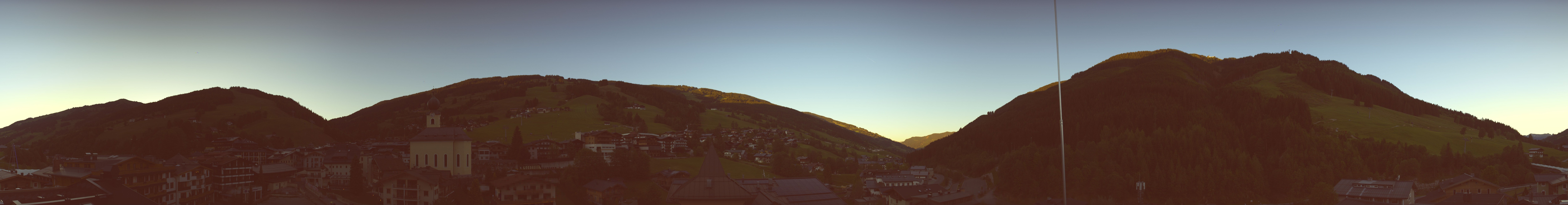 Archiv Foto Webcam Blick über Saalbach vom Alpinresort