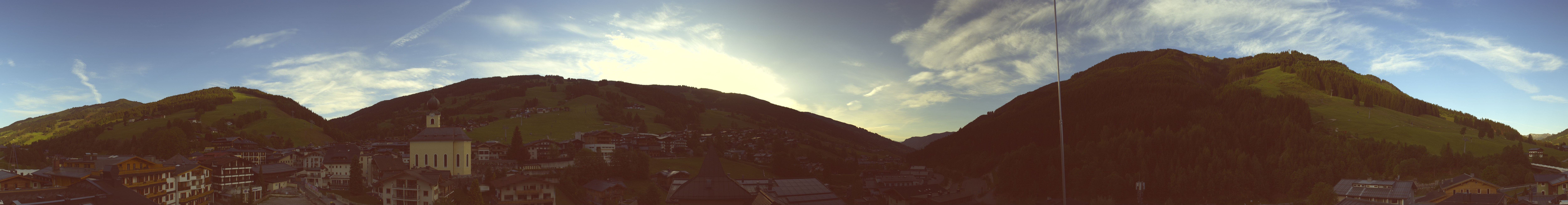 Archiv Foto Webcam Blick über Saalbach vom Alpinresort
