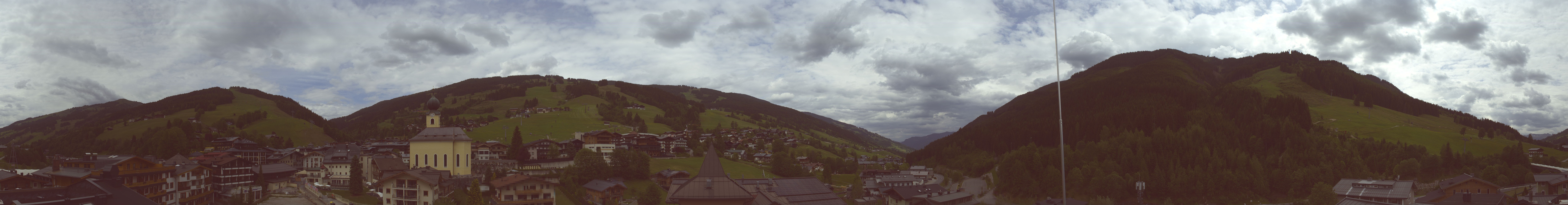 Archiv Foto Webcam Blick über Saalbach vom Alpinresort