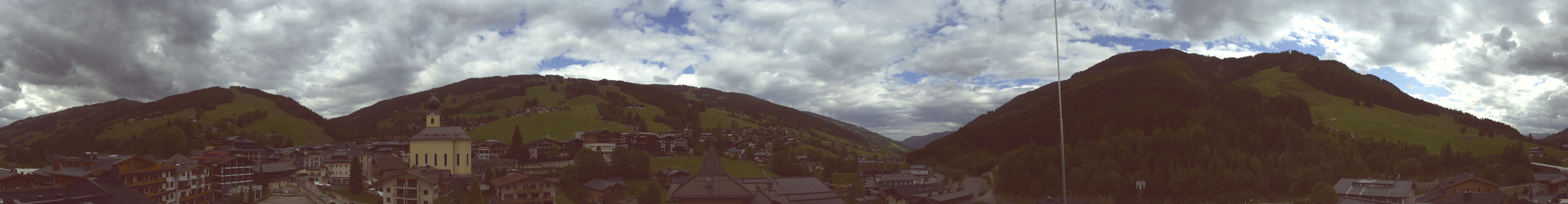 Archiv Foto Webcam Blick über Saalbach vom Alpinresort