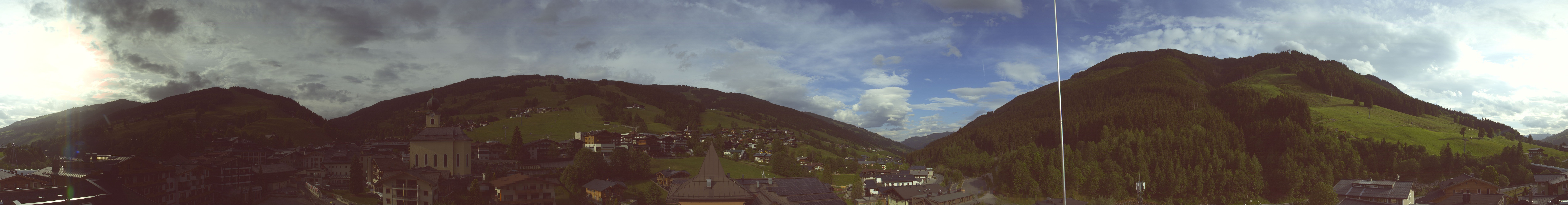 Archiv Foto Webcam Blick über Saalbach vom Alpinresort