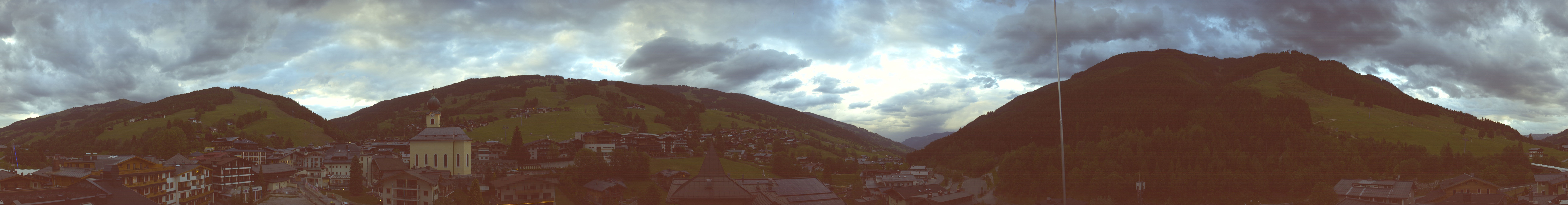 Archiv Foto Webcam Blick über Saalbach vom Alpinresort