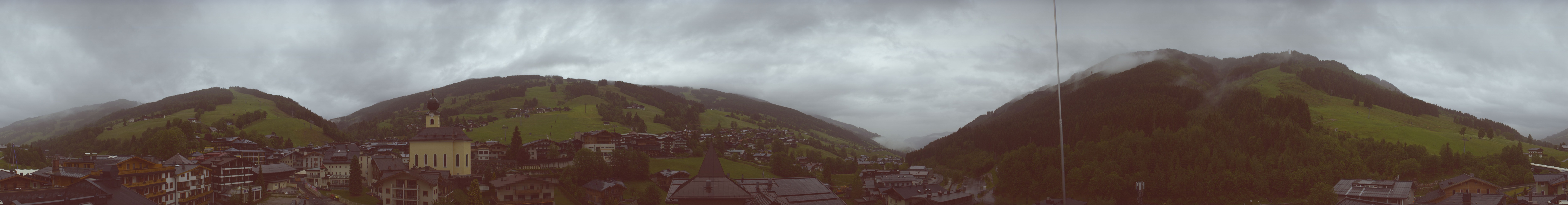 Archiv Foto Webcam Blick über Saalbach vom Alpinresort