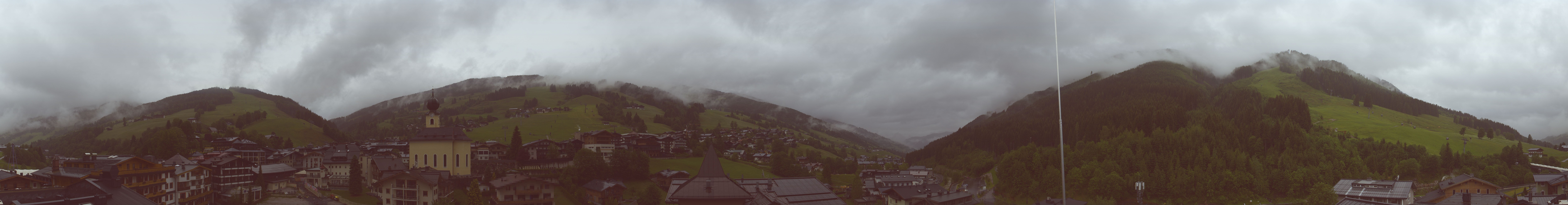 Archiv Foto Webcam Blick über Saalbach vom Alpinresort