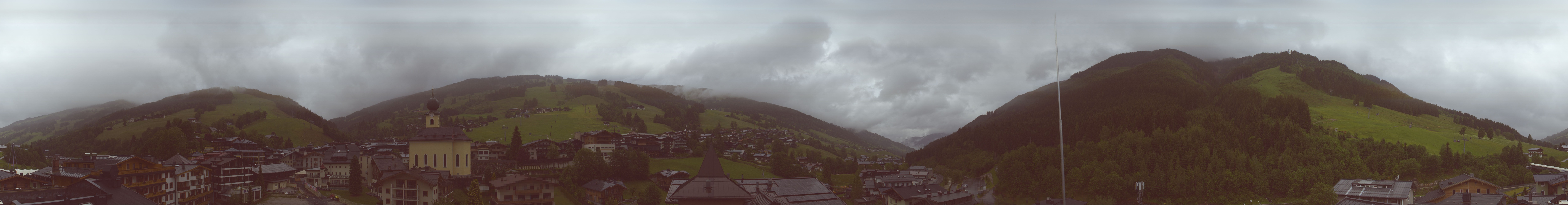 Archiv Foto Webcam Blick über Saalbach vom Alpinresort