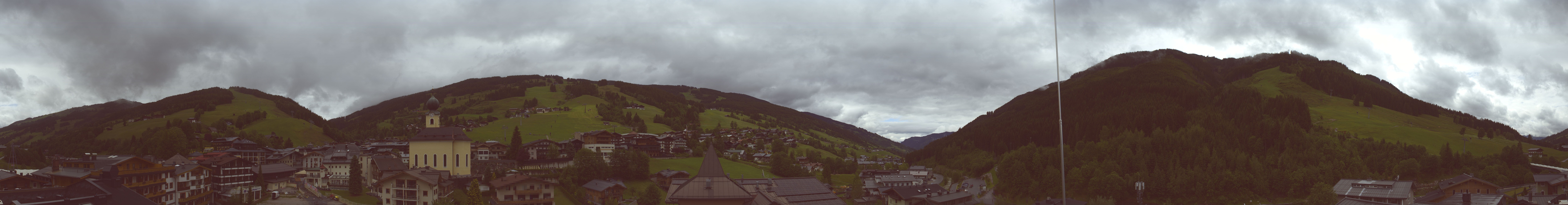 Archiv Foto Webcam Blick über Saalbach vom Alpinresort