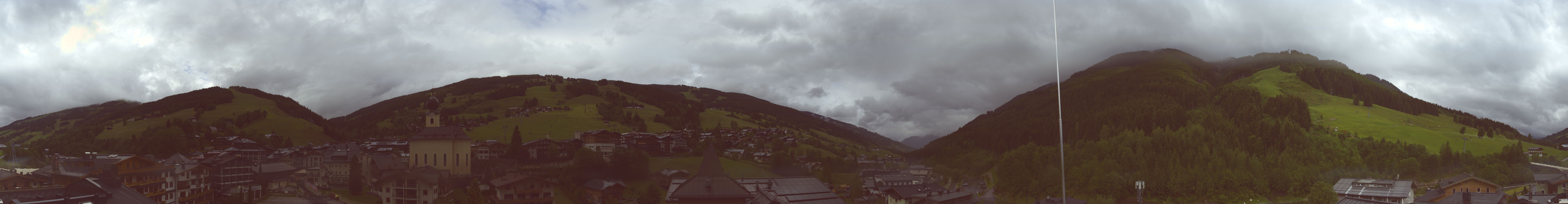 Archiv Foto Webcam Blick über Saalbach vom Alpinresort