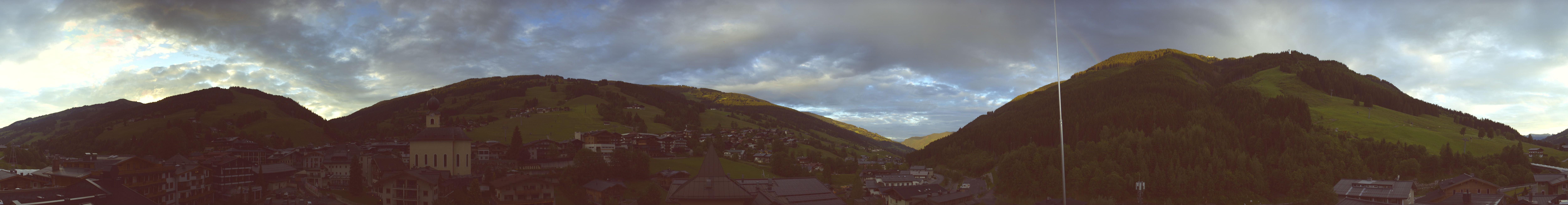 Archived image Webcam Panorama: Alpinresort Saalbach