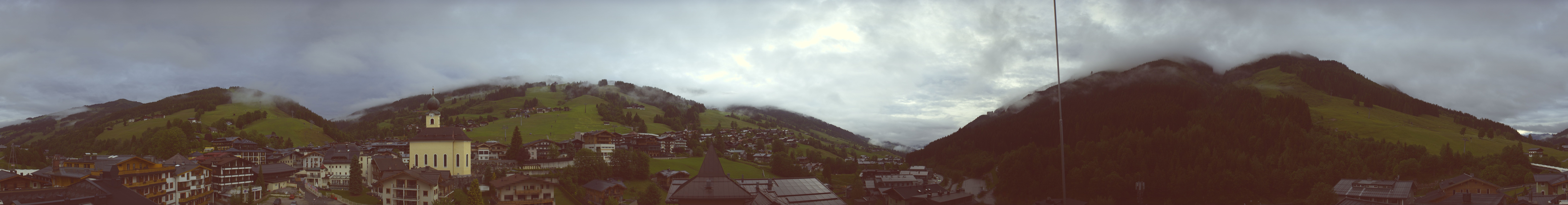 Archiv Foto Webcam Blick über Saalbach vom Alpinresort