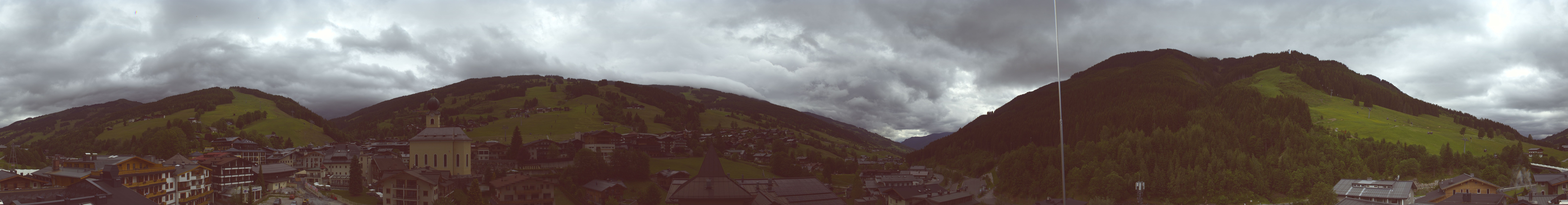 Archiv Foto Webcam Blick über Saalbach vom Alpinresort