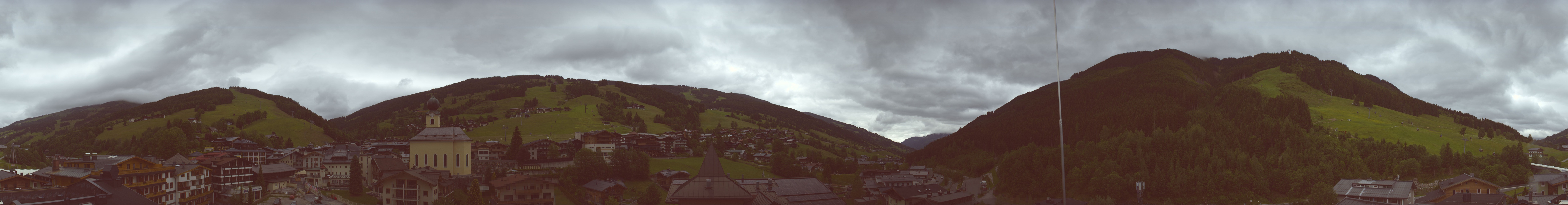 Archiv Foto Webcam Blick über Saalbach vom Alpinresort