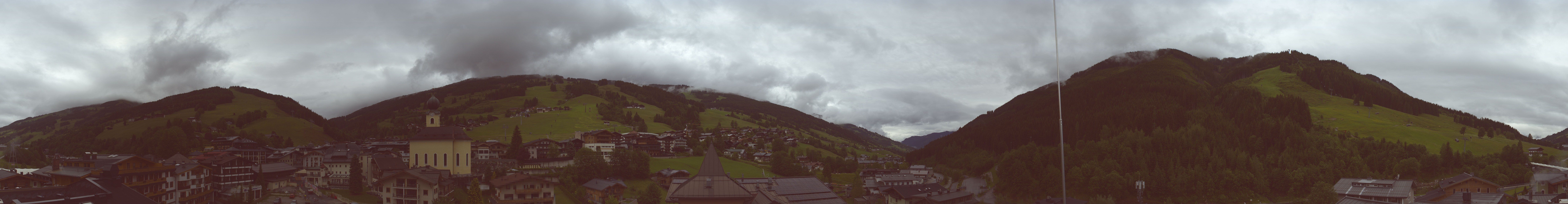 Archiv Foto Webcam Blick über Saalbach vom Alpinresort