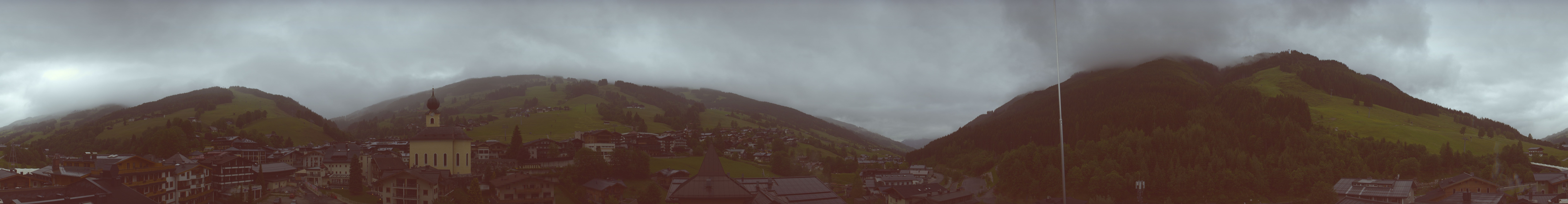 Archiv Foto Webcam Blick über Saalbach vom Alpinresort