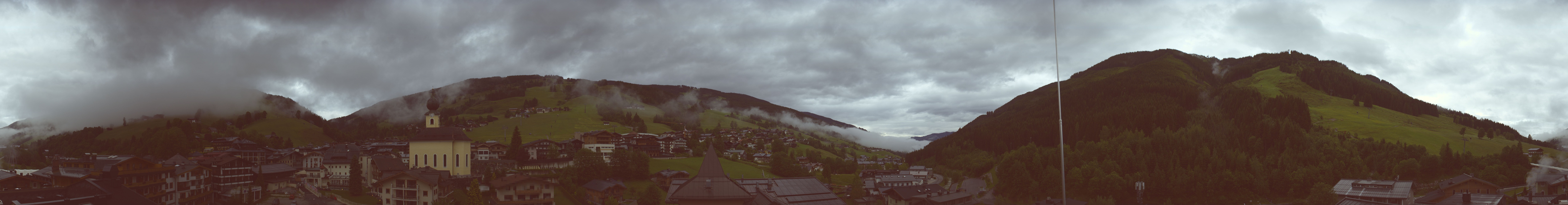Archiv Foto Webcam Blick über Saalbach vom Alpinresort