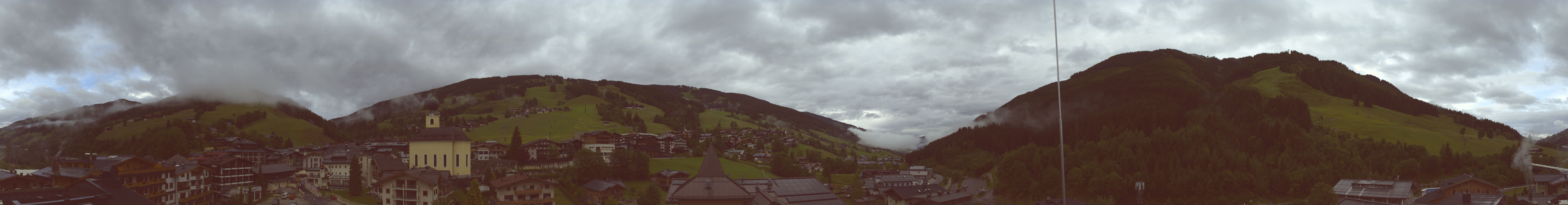 Archiv Foto Webcam Blick über Saalbach vom Alpinresort