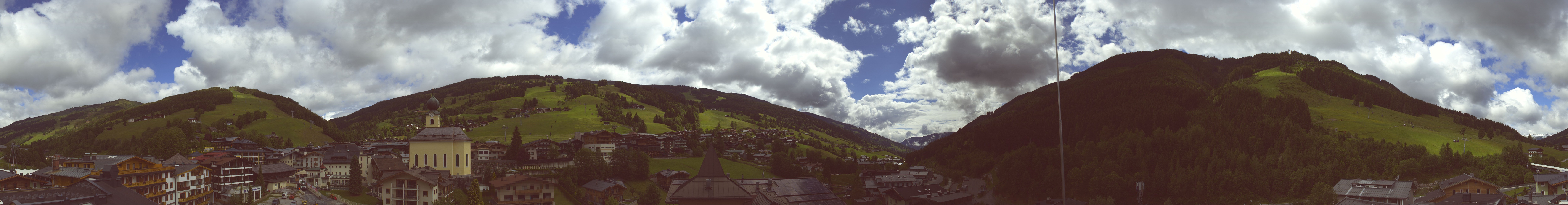 Archiv Foto Webcam Blick über Saalbach vom Alpinresort