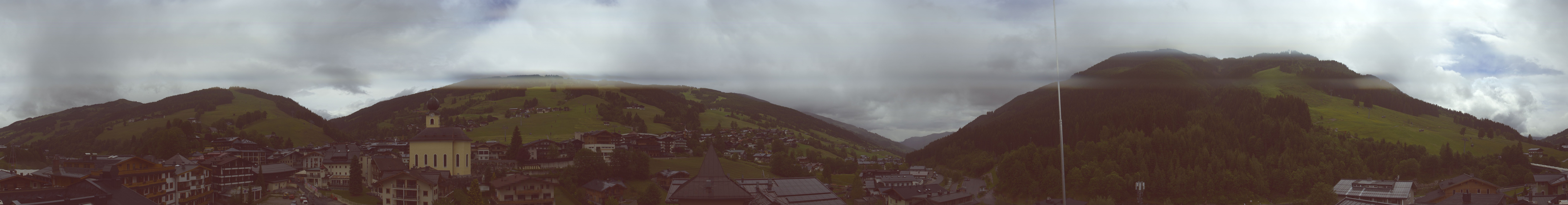 Archiv Foto Webcam Blick über Saalbach vom Alpinresort