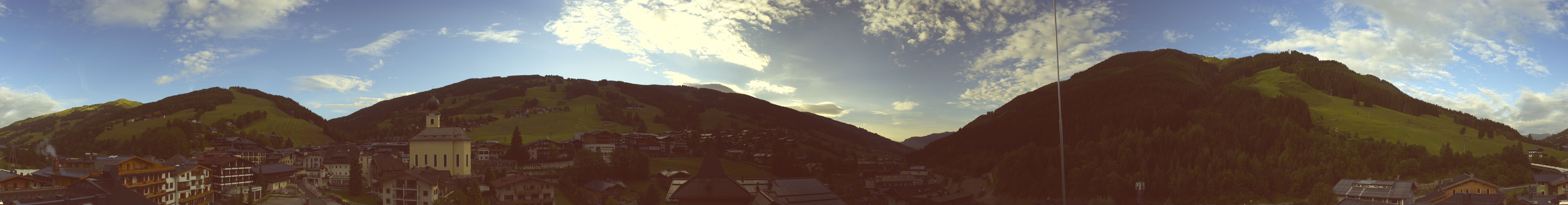 Archiv Foto Webcam Blick über Saalbach vom Alpinresort