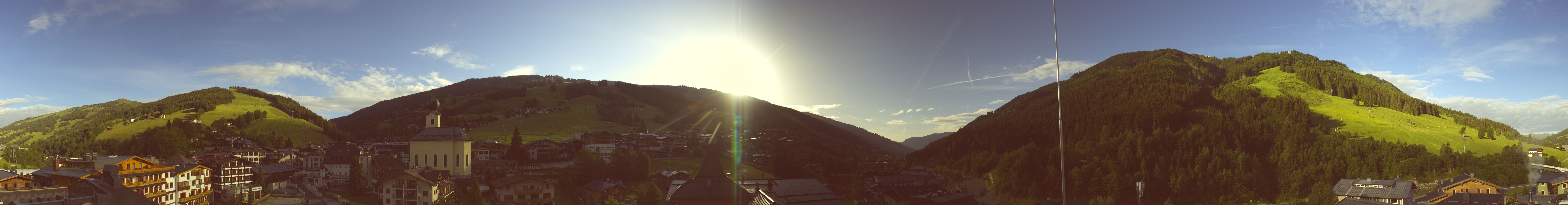 Archiv Foto Webcam Blick über Saalbach vom Alpinresort