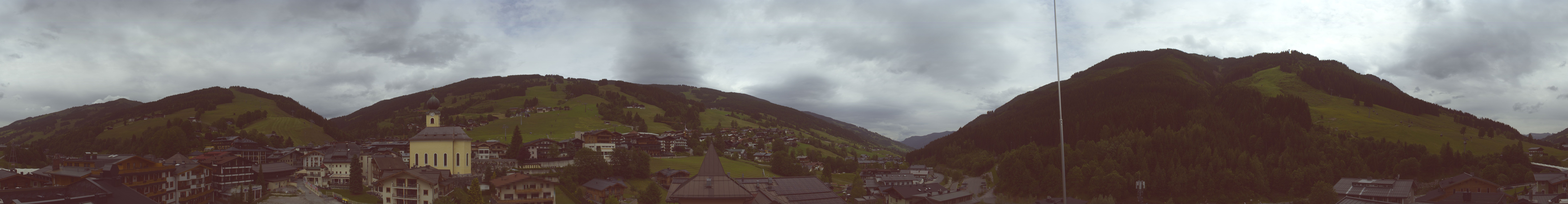 Archiv Foto Webcam Blick über Saalbach vom Alpinresort