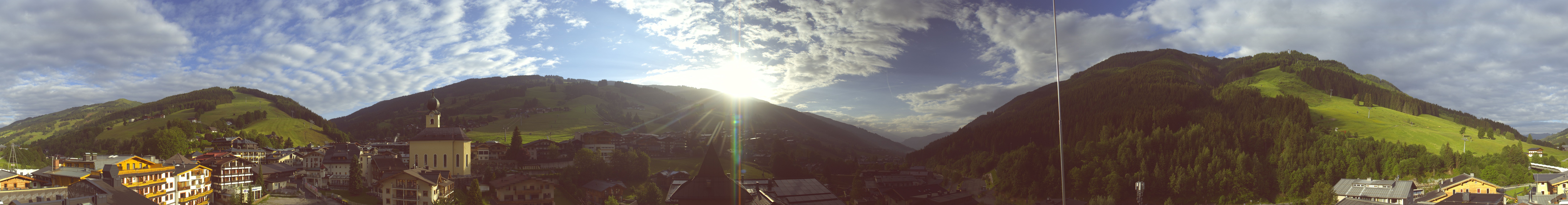 Archiv Foto Webcam Blick über Saalbach vom Alpinresort