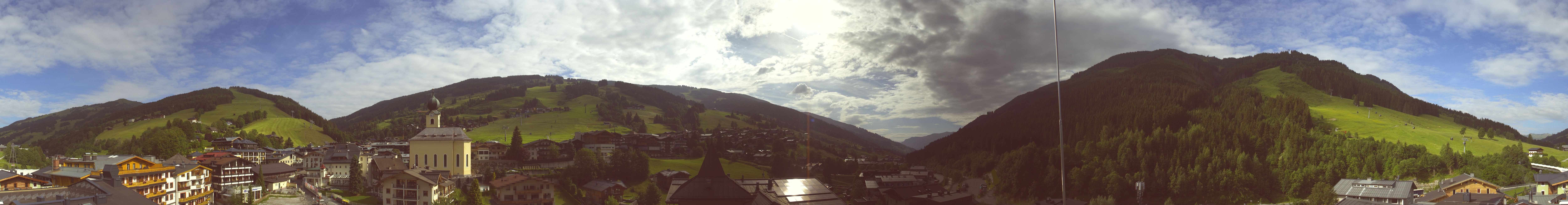 Archiv Foto Webcam Blick über Saalbach vom Alpinresort