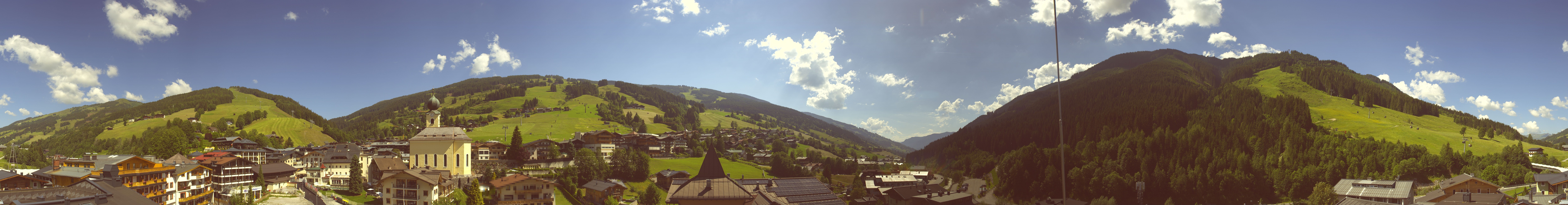 Archiv Foto Webcam Blick über Saalbach vom Alpinresort